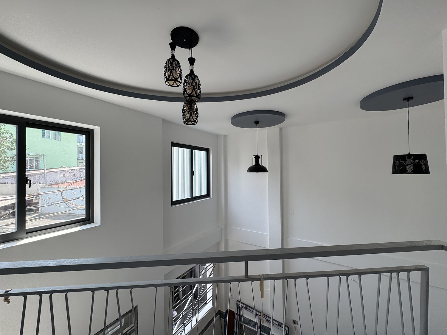 Chính thức mở bán biệt thự mini 3 lầu HXH VF5 khu cao cấp Hoàng Diệu - Trước nhà có sân đỗ ôtô